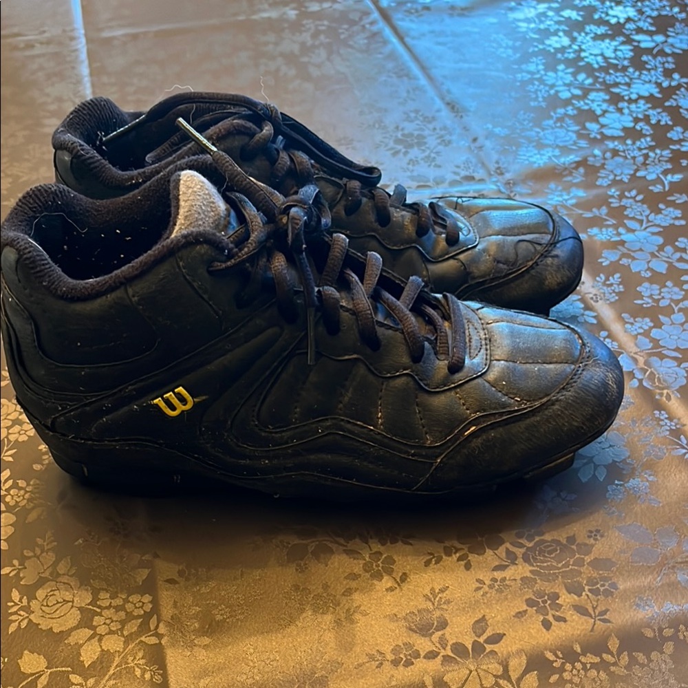 Wilson Black high top Cleats Kids Size 4